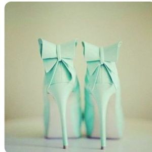 Meet your Posher, Alexia